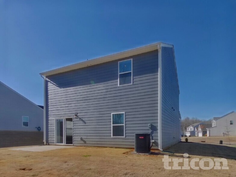 Building Photo - 154 Tradesmen Trl