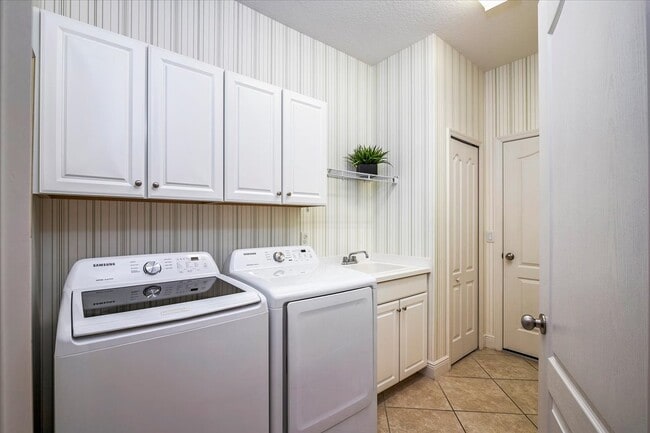 Building Photo - 12109 Whisper Lake Dr