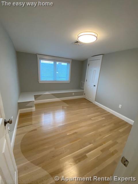 Building Photo - 41-43 Garrison Ave Unit #2