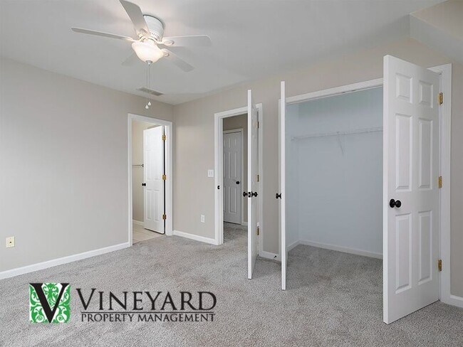 Building Photo - 255 Henson Way