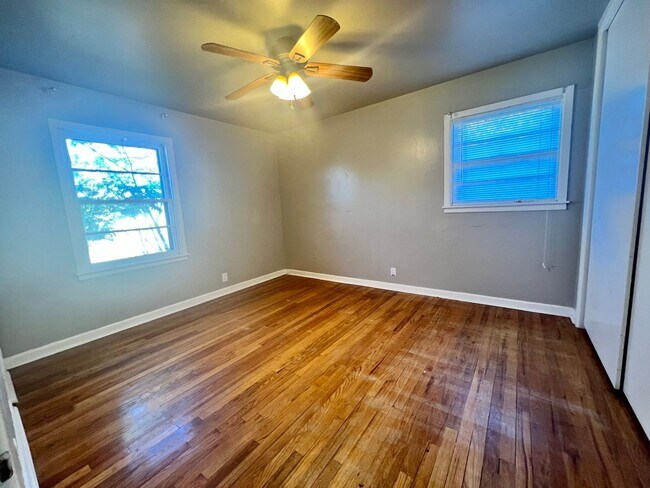 Building Photo - PRE-LEASING FOR JULY! Great 3/2/1 with Two Living Areas