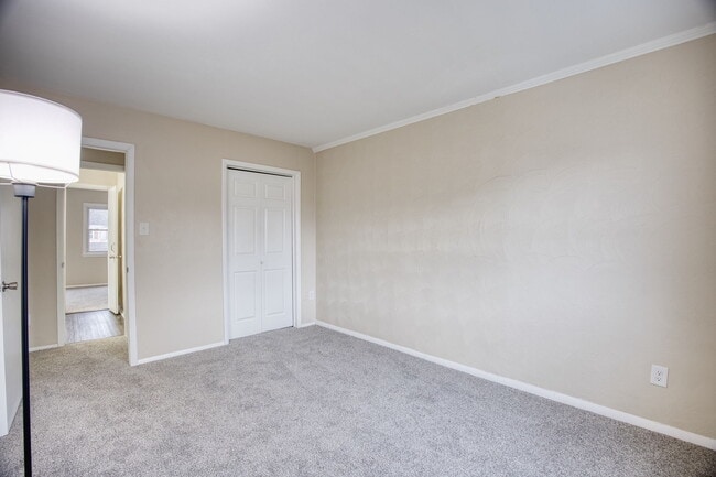 Building Photo - 5721 E Hastings Arch