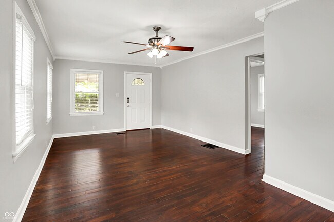 Building Photo - 5039 Primrose Ave
