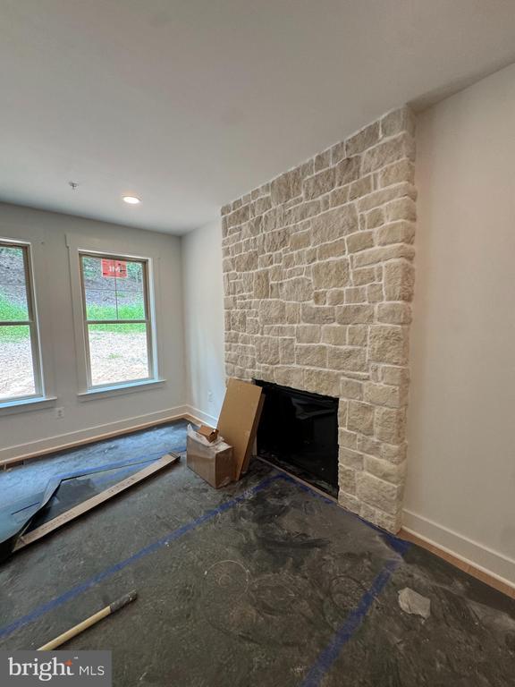 Building Photo - 1490 Thurston Rd