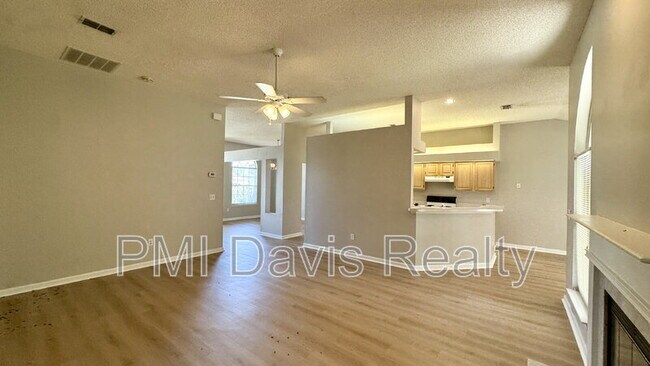 Building Photo - 9092 Camshire Dr
