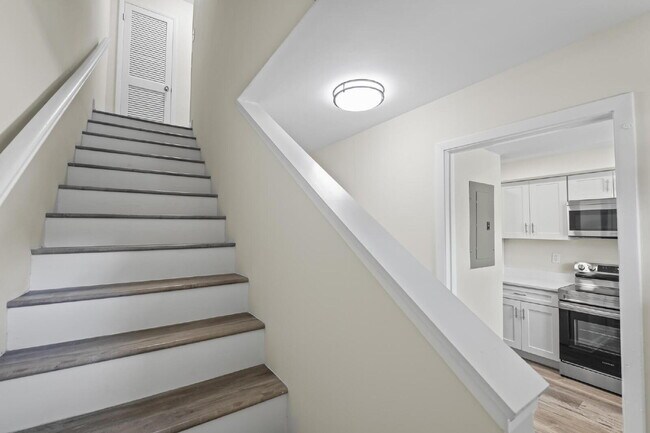 Building Photo - 11359 Bedford Oaks Dr