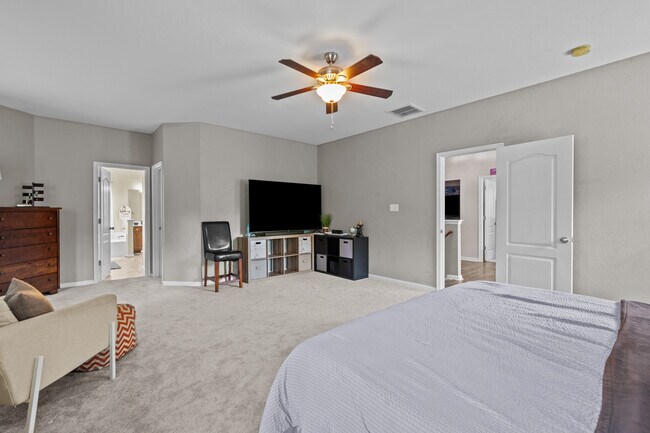 Building Photo - 2114 Redgate Dr