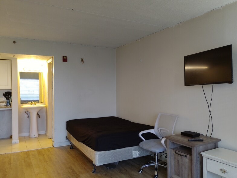 Building Photo - 2506 S Ocean Blvd
