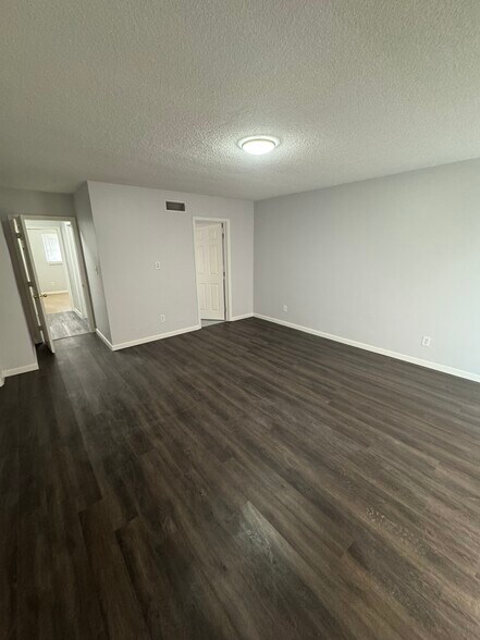 Master Bedroom - 5805 Alta Vista Ave