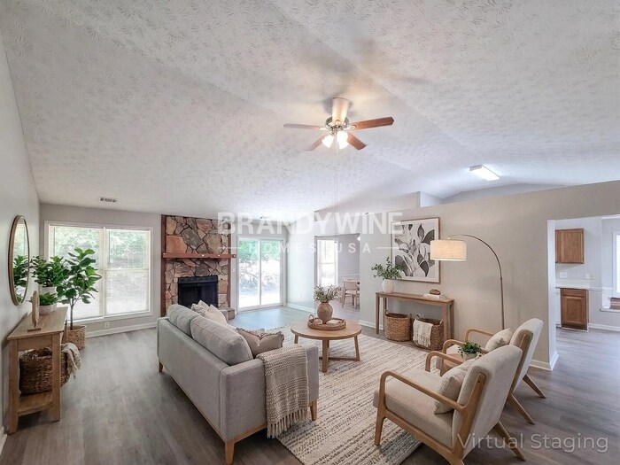 Building Photo - 5900 Homestead Cir