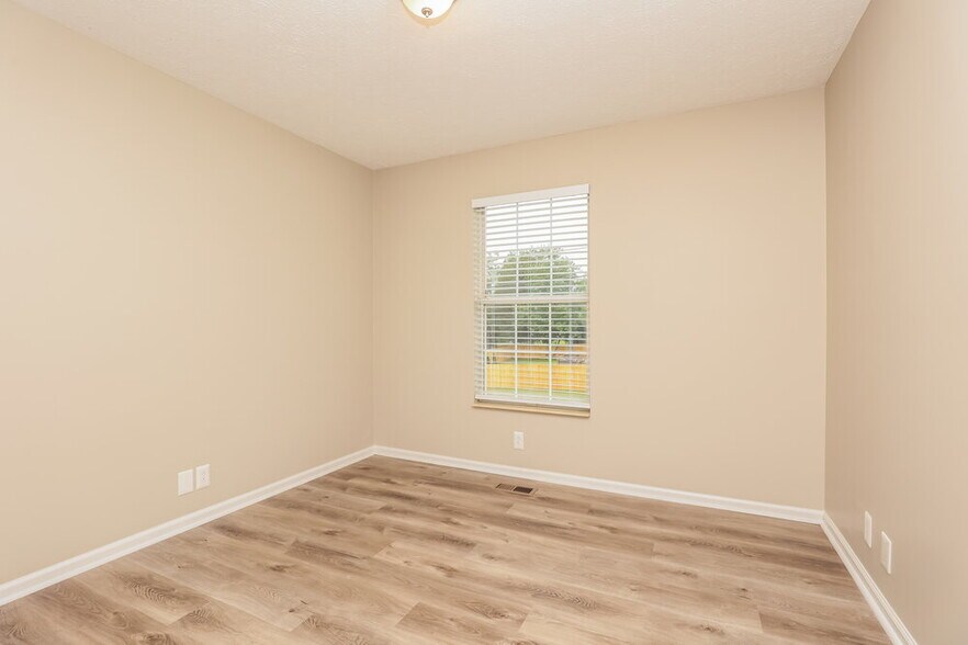 Building Photo - 5701 Chestnutwood Trail
