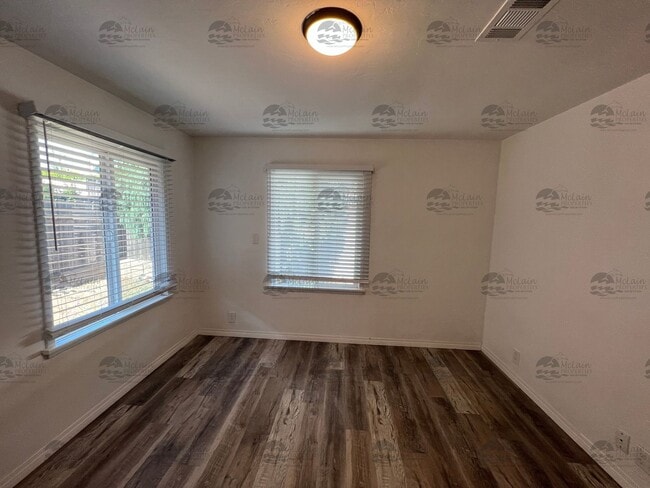 Building Photo - 3310 Eureka Pl