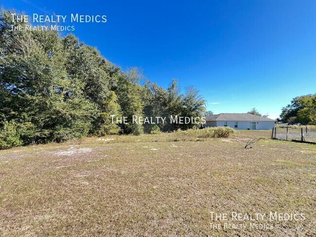 Building Photo - 16147 SW 17th Ave