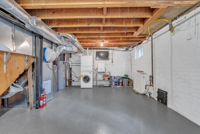 Building Photo - 4306 Alton Pl NW
