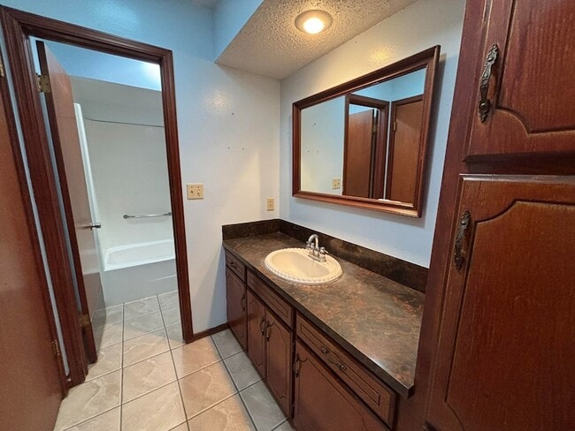 Building Photo - 1417 Matthew Dr