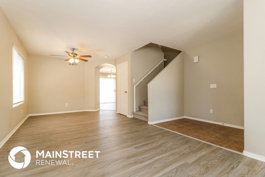 Building Photo - 4934 W Desert Dr