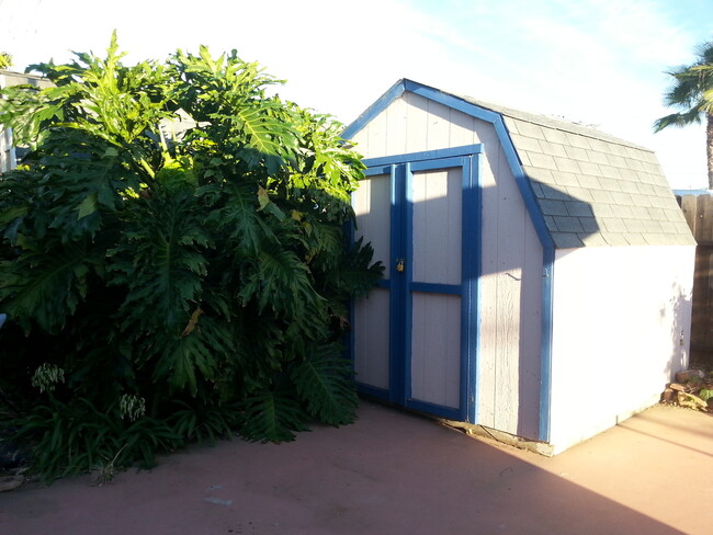 Building Photo - 3Bed/2Bath House w/1-Car Garage, Great Yar...