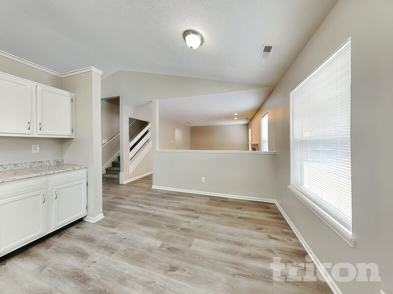 Building Photo - 1102 Berwyn Rd