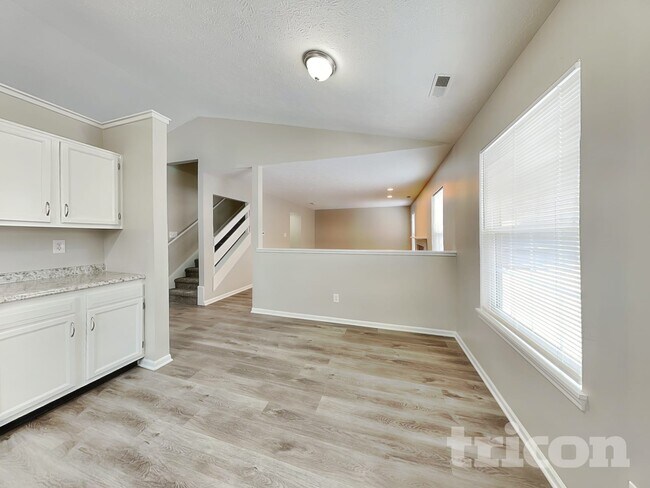 Building Photo - 1102 Berwyn Rd