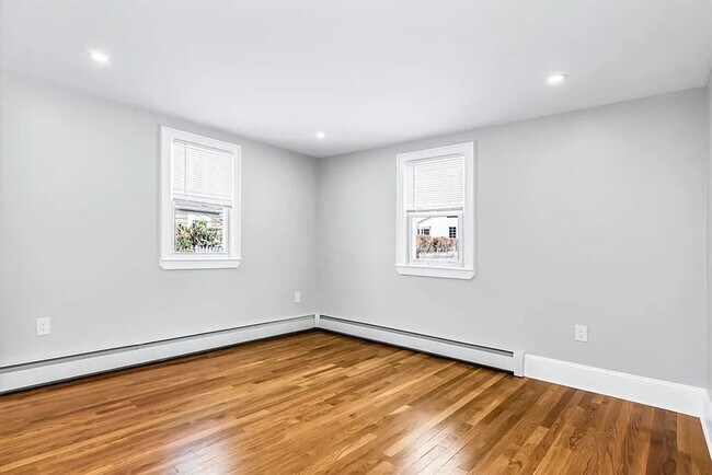 Building Photo - Beautifully Renovated 3-Bedroom Home in Woburn – $3,999.00/mo