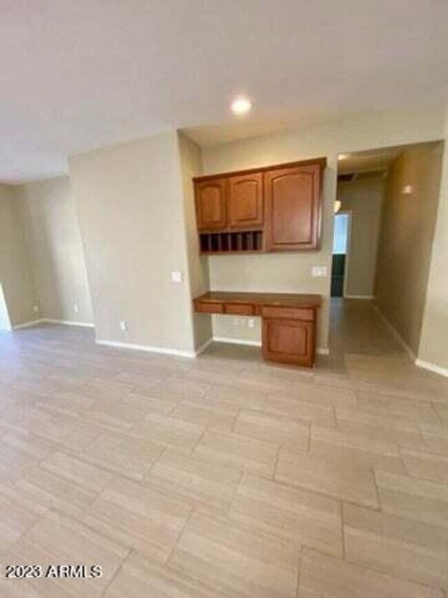 Building Photo - Single Level 4 bedroom, 2 bath home available in Skyline Ranch