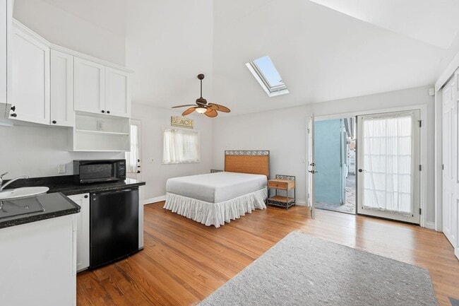 Building Photo - MISSION BAY 4-BED/3-BATH - 3 MIN WALK TO BAY