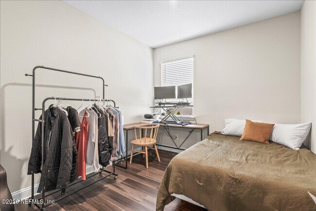 Building Photo - 162 Creekmore Dr