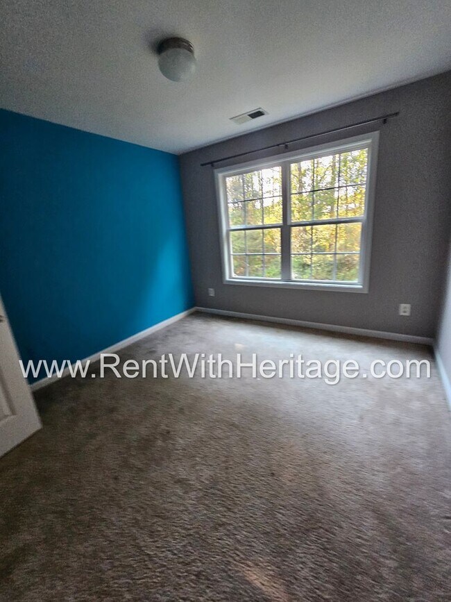 Building Photo - Gorgeous 4bd/ 2.5 Bath / Attention to Detail / Popular Menlow Station / Swim/ Tennis/ Direct Acce...