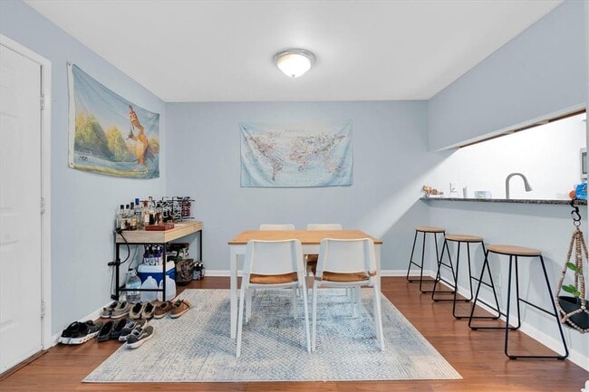 Building Photo - 5440 S MacDill Ave