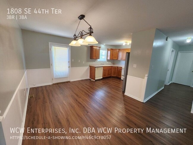 Building Photo - 1808 SE 44th Terrace