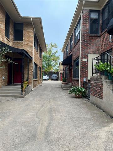 Building Photo - 826 Blaylock Dr