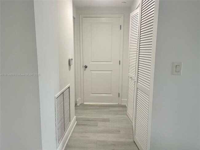 Building Photo - 1250 S Miami Ave