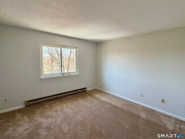 Building Photo - 84 Wilmot St