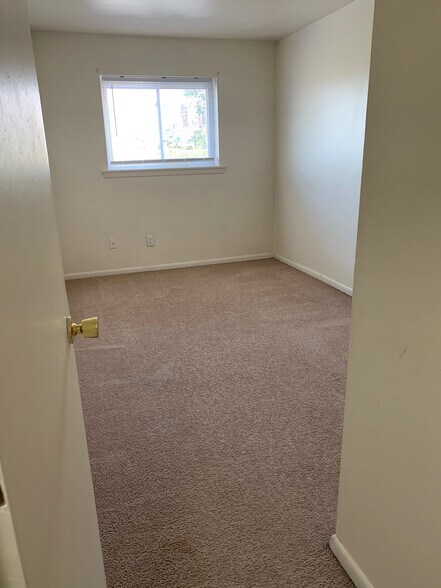 Bedroom - 328 Hermit St