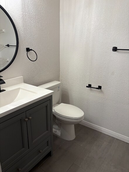 Building Photo - 2200 S Fort Apache Rd