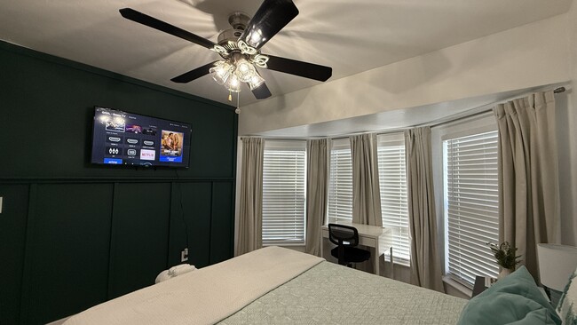 Building Photo - 2279 Ironstone Dr E