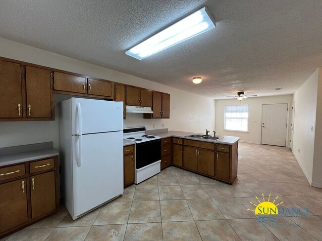 Building Photo - Great 2 Bedroom Unit in Crestview!