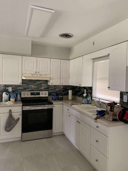 Building Photo - 10653 SE 52nd Ct
