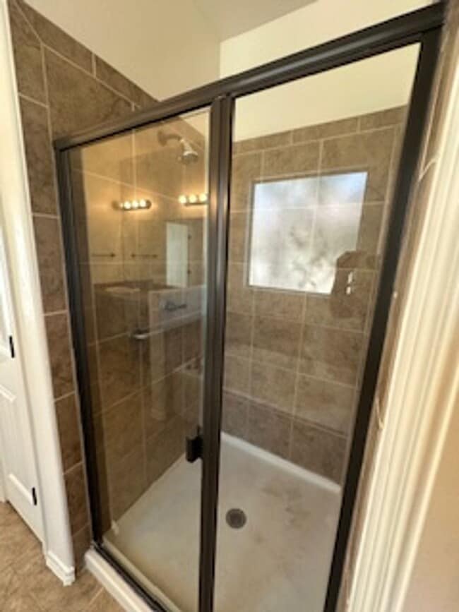 Building Photo - 4715 Zeno Pl