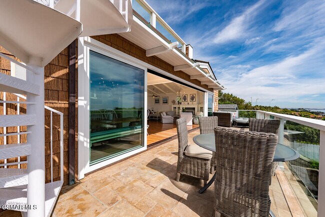 Building Photo - 33410 CA-1