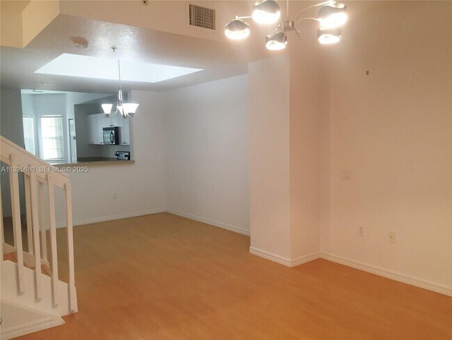 Building Photo - 8940 NE 8th Ave