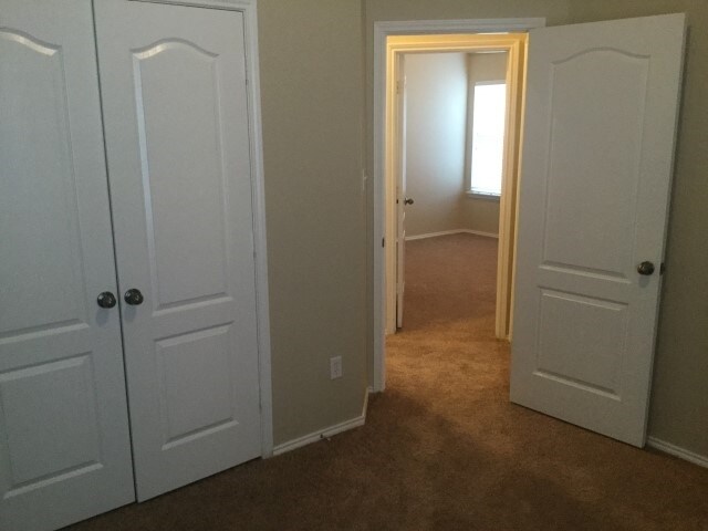 Building Photo - 6233 Brooklynn Dr