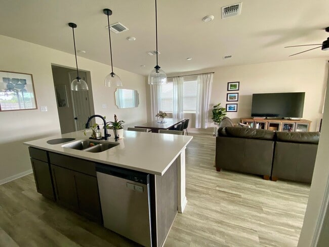 Building Photo - Amazing Floorplan - Coming Soon May 2026