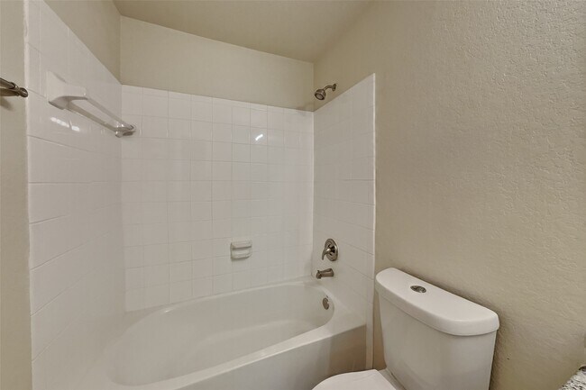 Building Photo - 175 Merryweather Pl