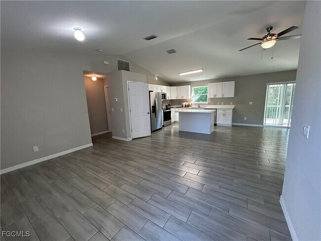 Building Photo - 504 Sheldon Ave