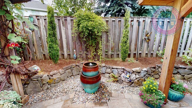 Building Photo - Gorgeous Single Level Home in Sought After...