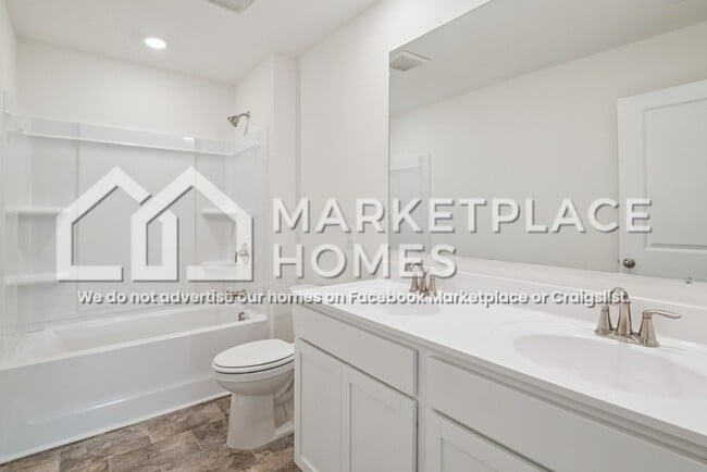 Building Photo - 2069 Southwood Cir