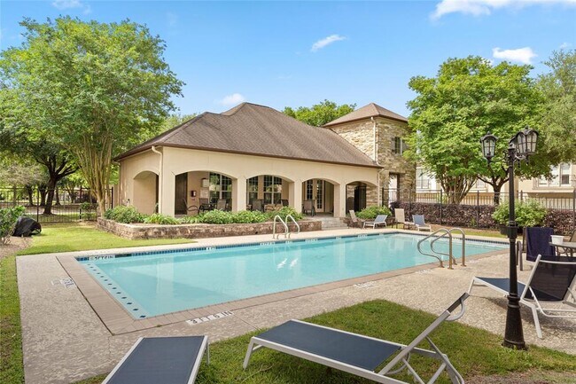 Building Photo - 9008 Bayview Cove Dr