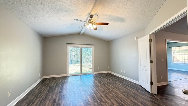 Building Photo - The Glads