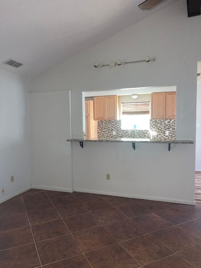 Building Photo - Flour Bluff 3 bedroom 2 bathroom
